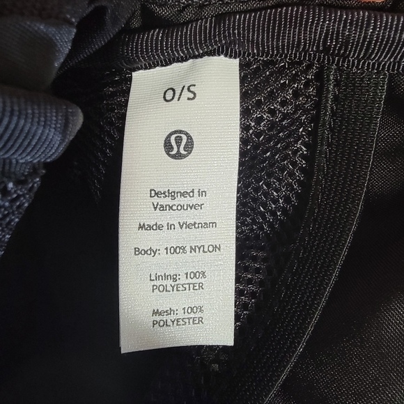 Lululemon | Everywhere Belt Bag - Black - Picture 8 of 9
